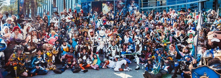 Cosplayers—Squeeze in for the 2017 Group Cosplay Photo!