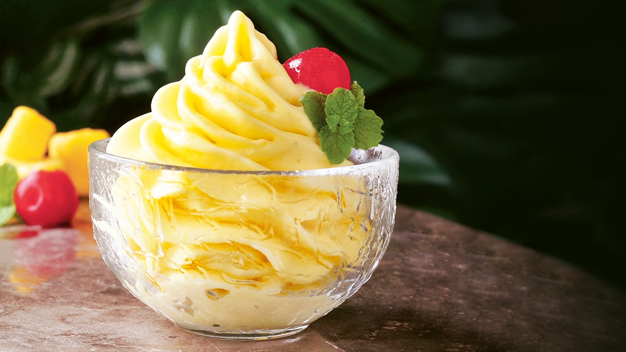 Light Yellow Troll Whip Swirled in a Glass Dish